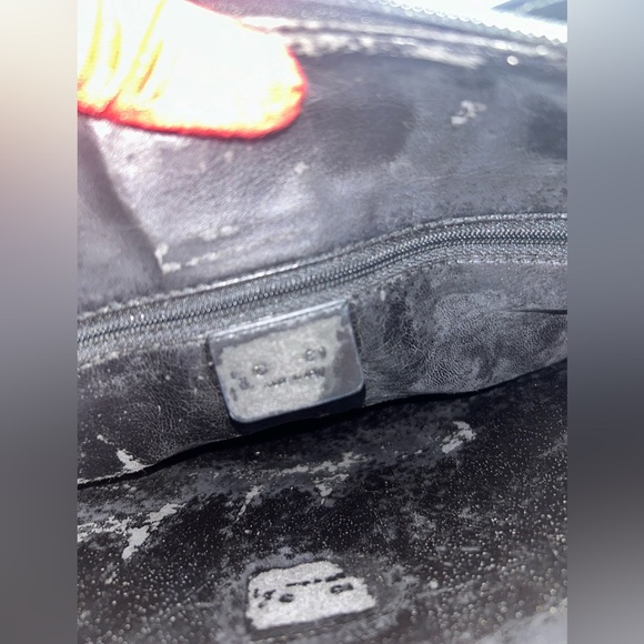 Gucci Black Leather Shoulder Bag - Picture 11 of 12